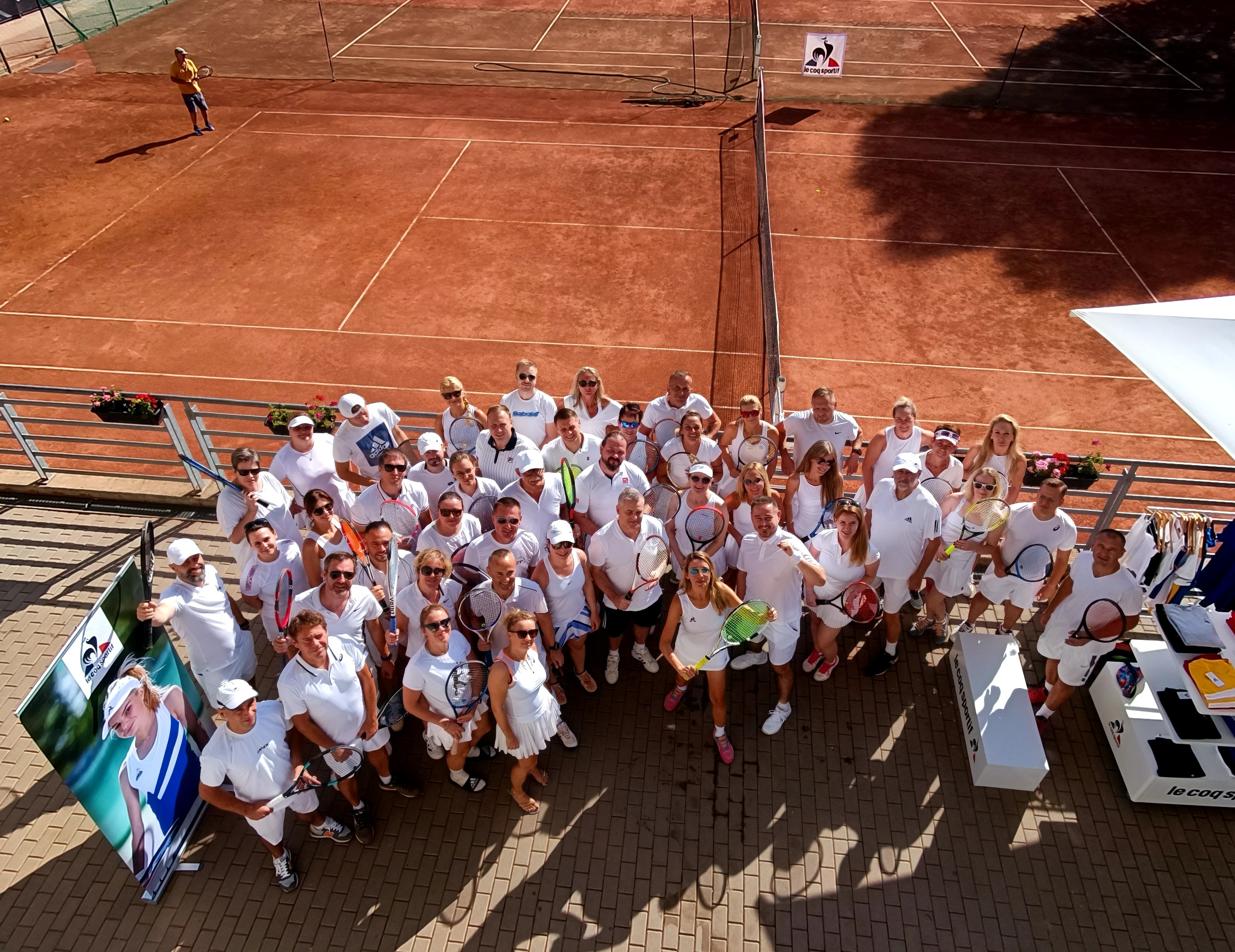 TSL group photo on court